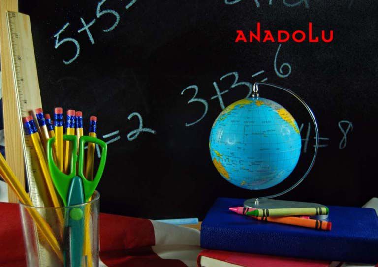 Bir Eğitim Araç Gereci Adana